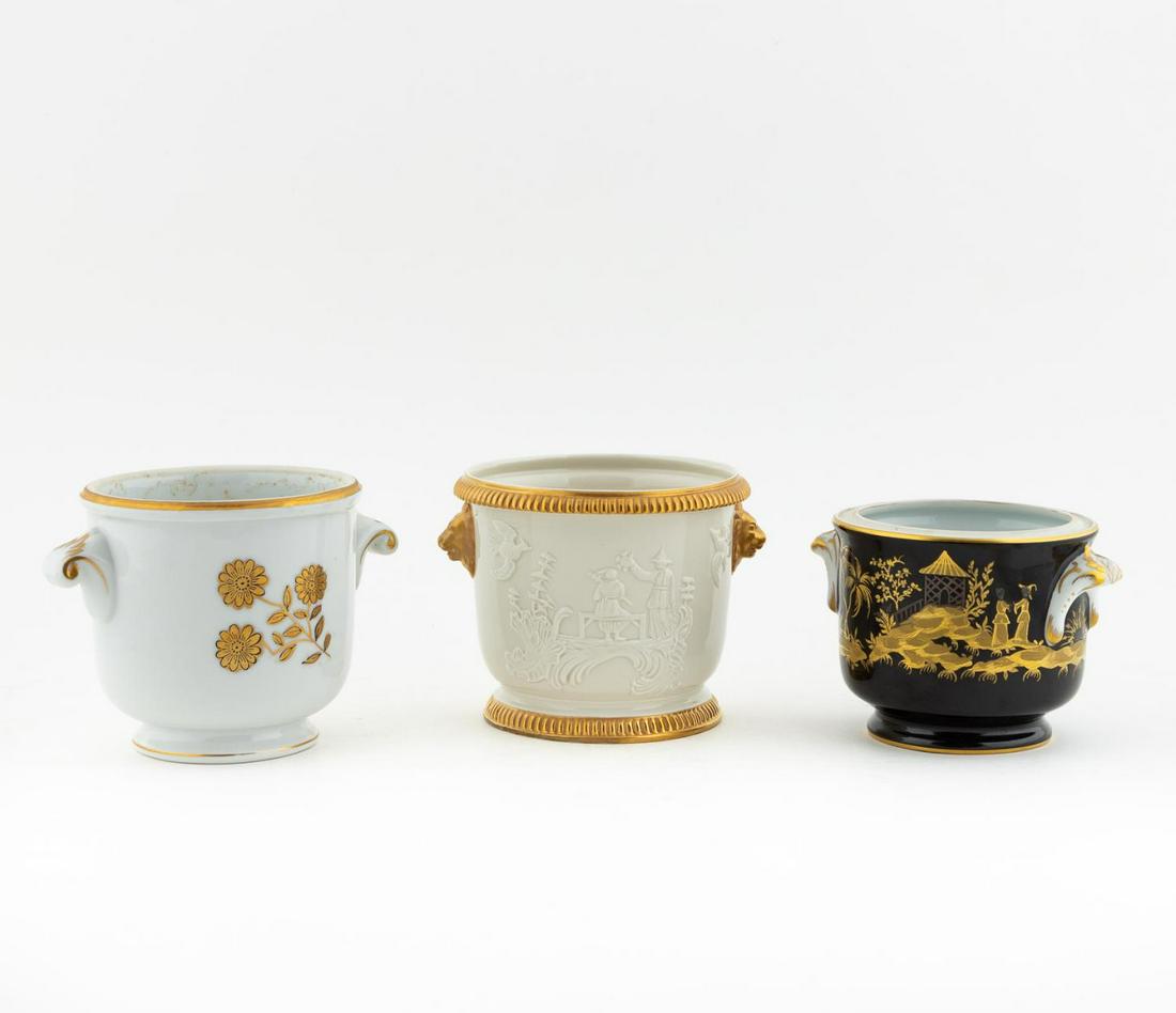 GROUP OF THREE TIFFANY & CHELSEA HOUSE CACHEPOTS (1 of 8)