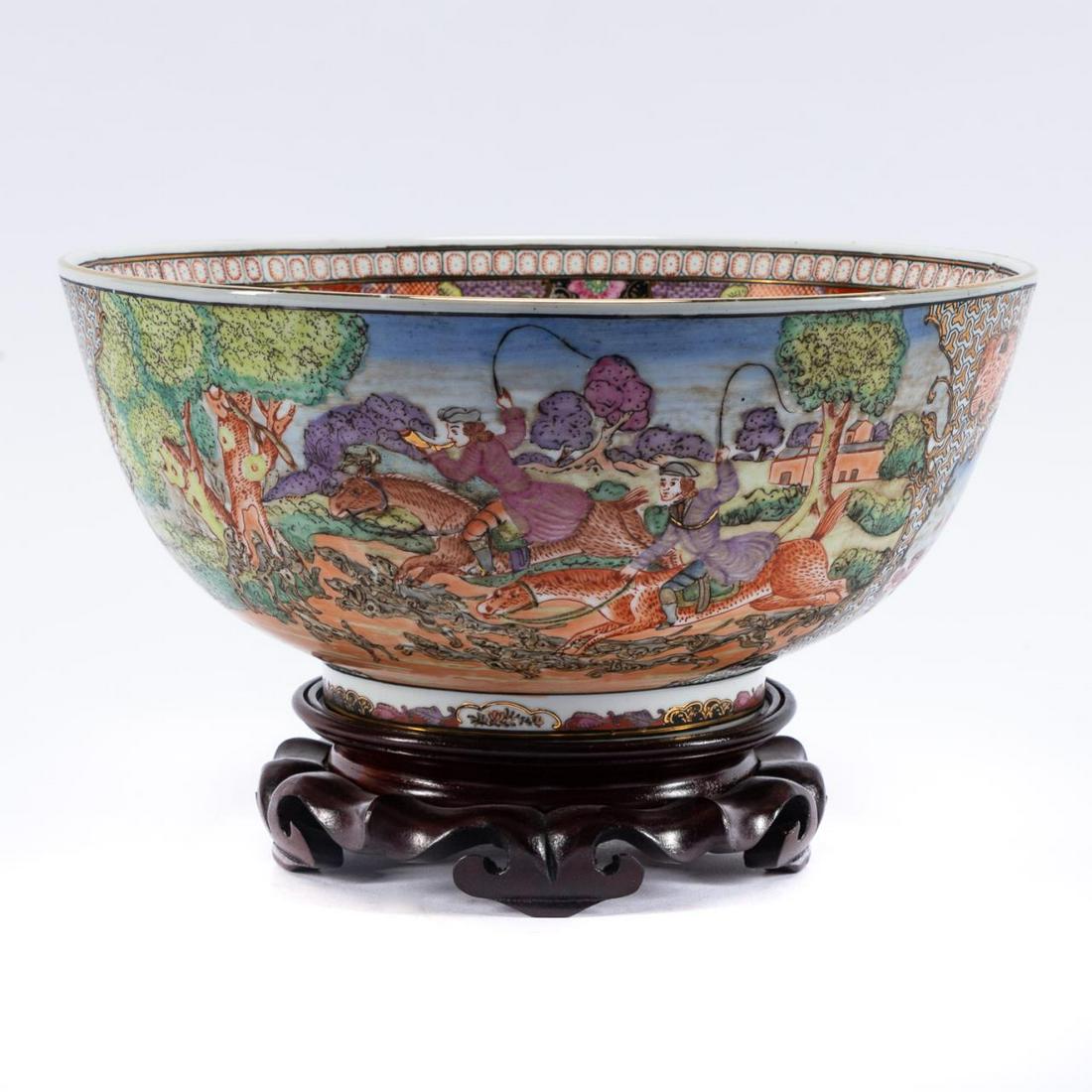 CHINESE EXPORT FAMILLE ROSE HUNT SCENE PUNCHBOWL (1 of 6)