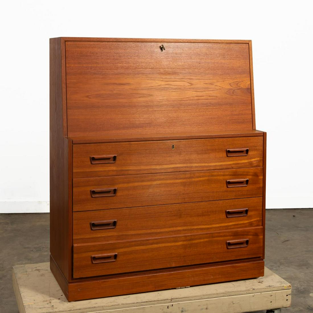 WHAL IVERSON FOR MOBELFABRIK TEAK DESK (1 of 9)