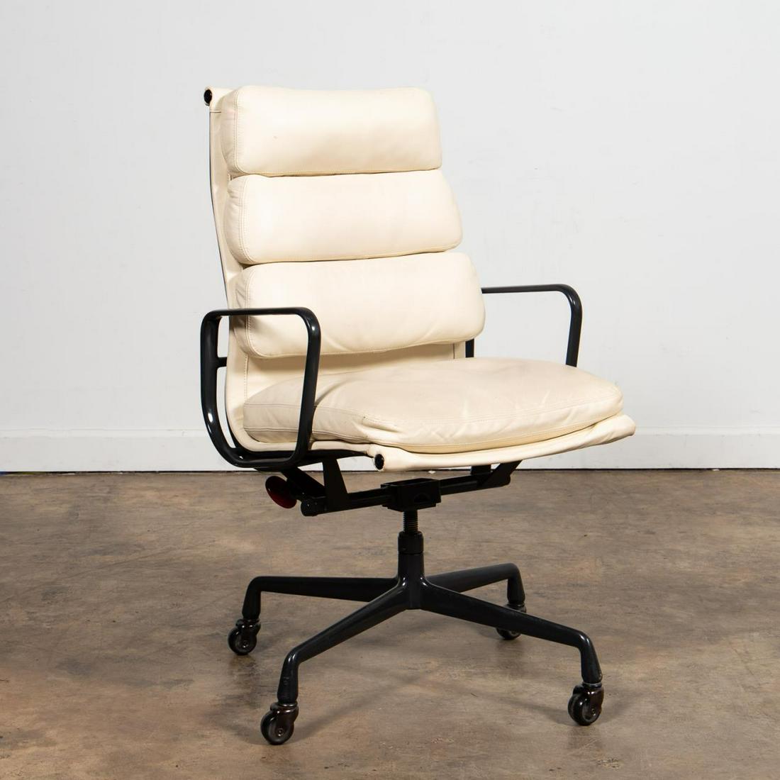 EAMES FOR HERMAN MILLER ROLLING EXECUTIVE CHAIR (1 of 4)
