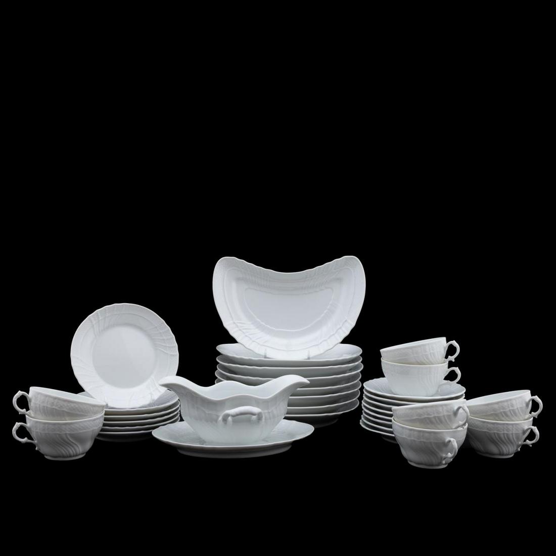 31 PCS, RICHARD GINORI VECCHIO WHITE DINNERWARE (1 of 8)