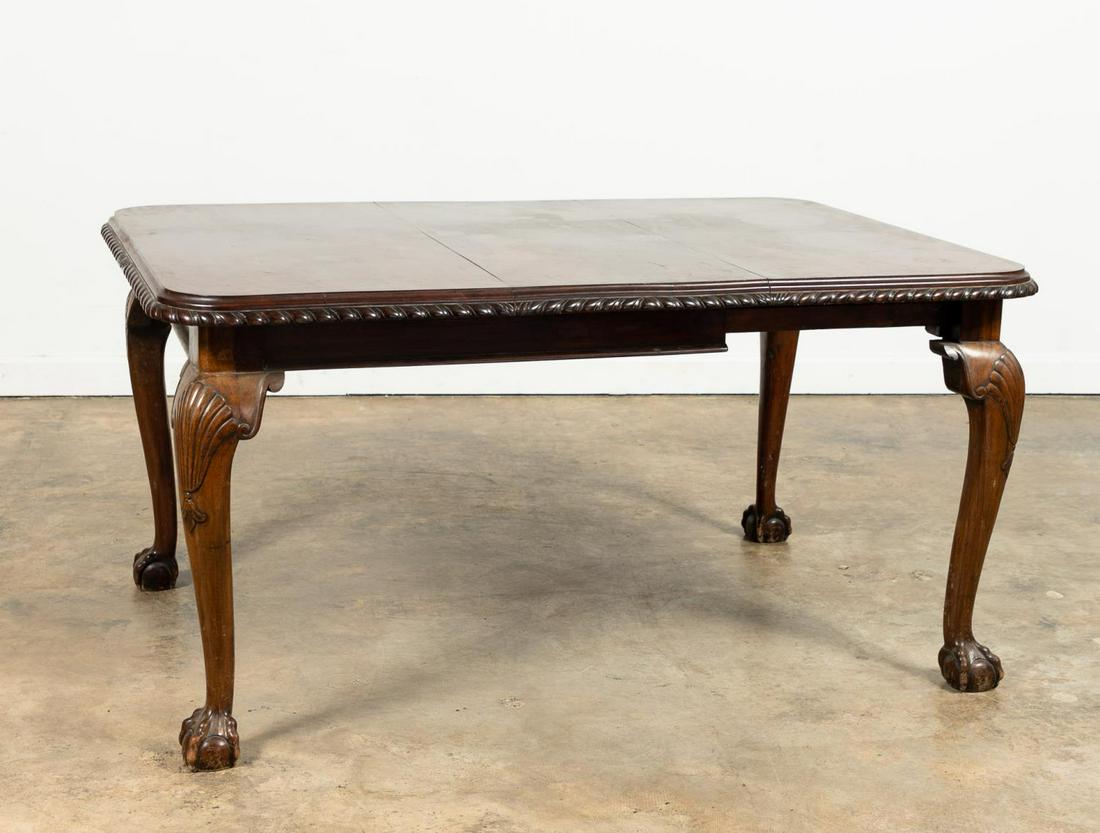 E. 20TH C. MAHOGANY CHIPPENDALE-STYLE DINING TABLE (1 of 5)