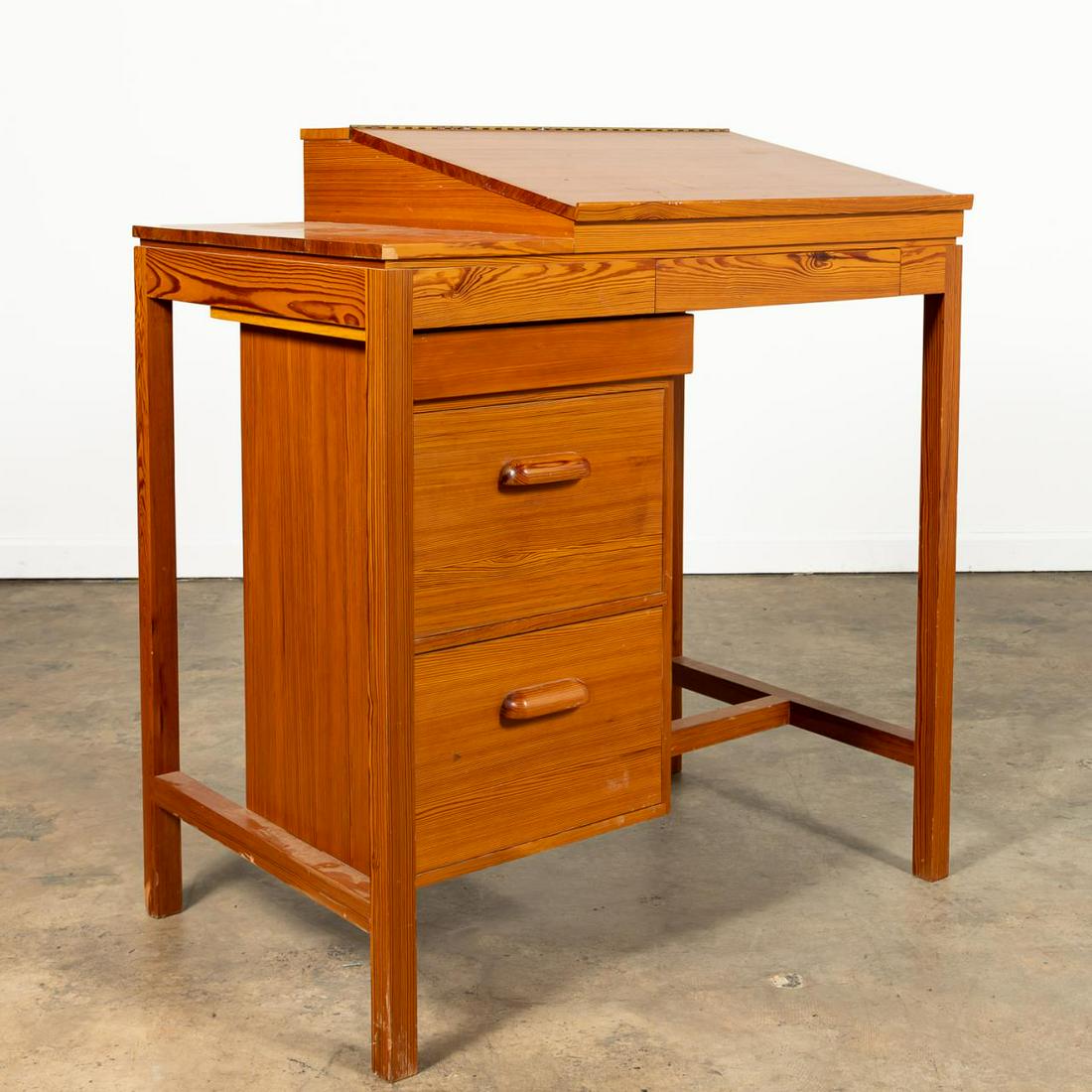 THOMAS MOSER STYLE PINE ARCHITECT'S DRAFTING TABLE (1 of 6)