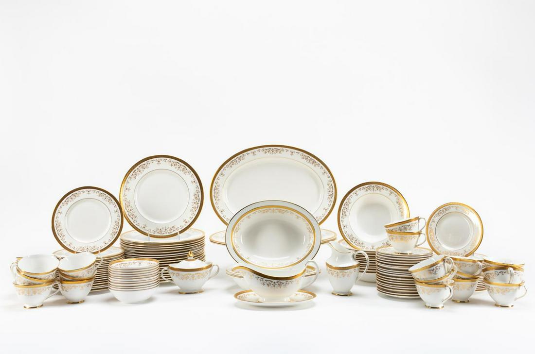 125PC ROYAL DOULTON BELMONT WHITE & GILT CHINA SET (1 of 9)