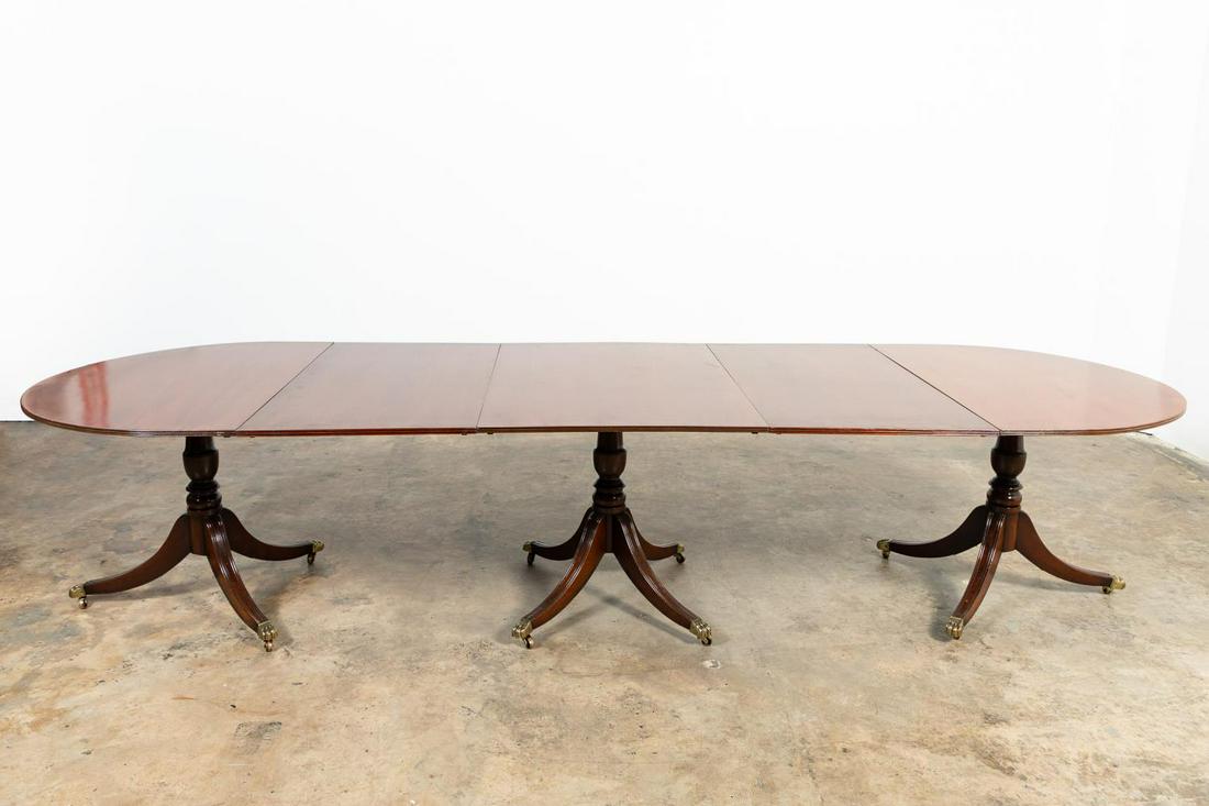 GEORGIAN-STYLE PEDESTAL MAHOGANY DINING TABLE (1 of 8)