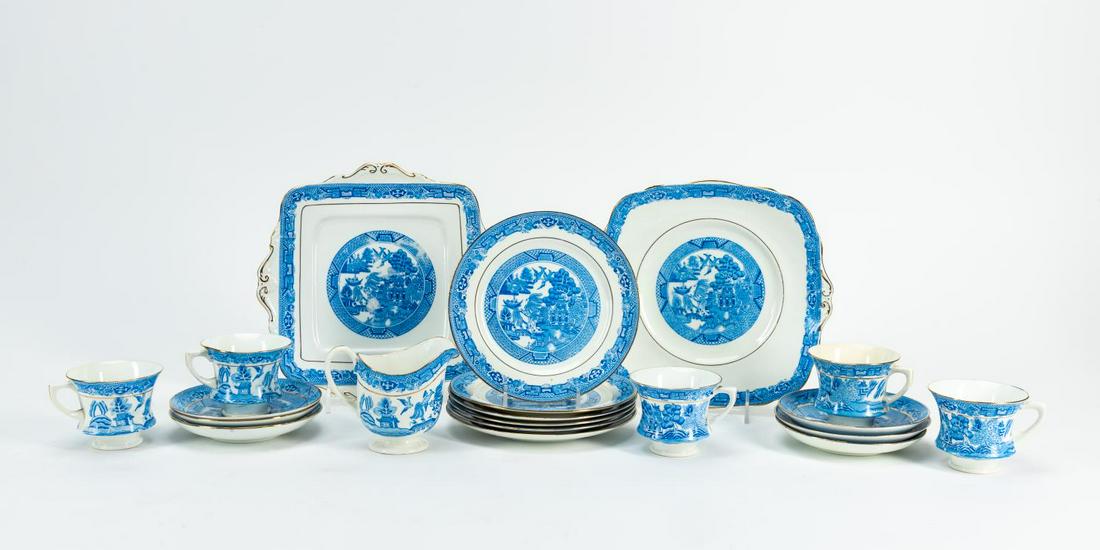20 PC ENGLISH BLUE WILLOW TRANSFERWARE PORCELAIN (1 of 6)