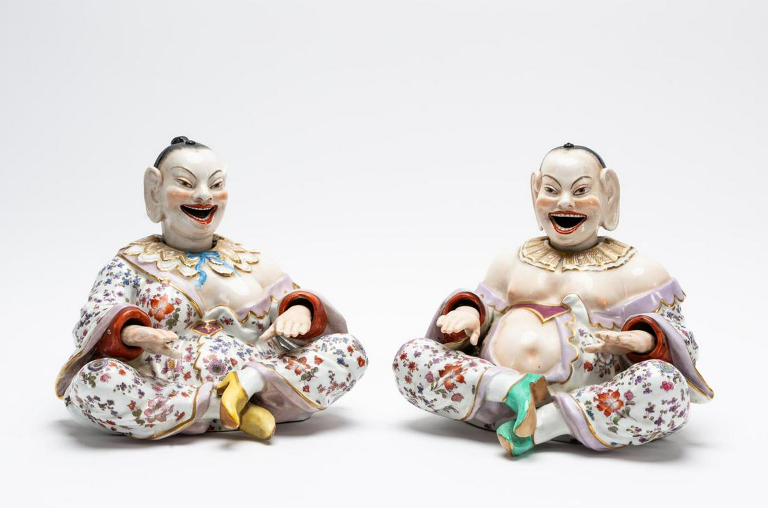 PAIR, 19TH C SAMSON PORCELAIN SEATED NODDERS (1 of 8)