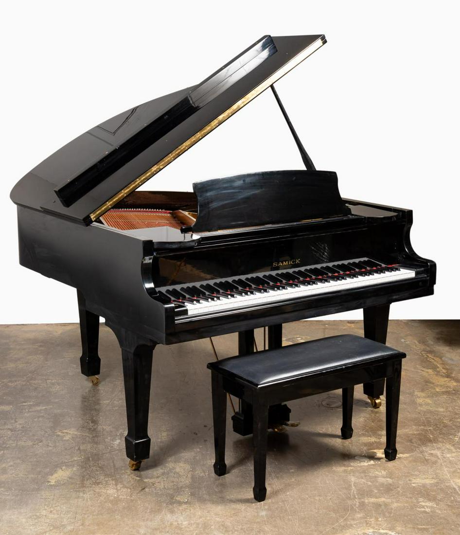 SAMICK BLACK LACQUER GRAND PIANO, SG-155 (1 of 14)