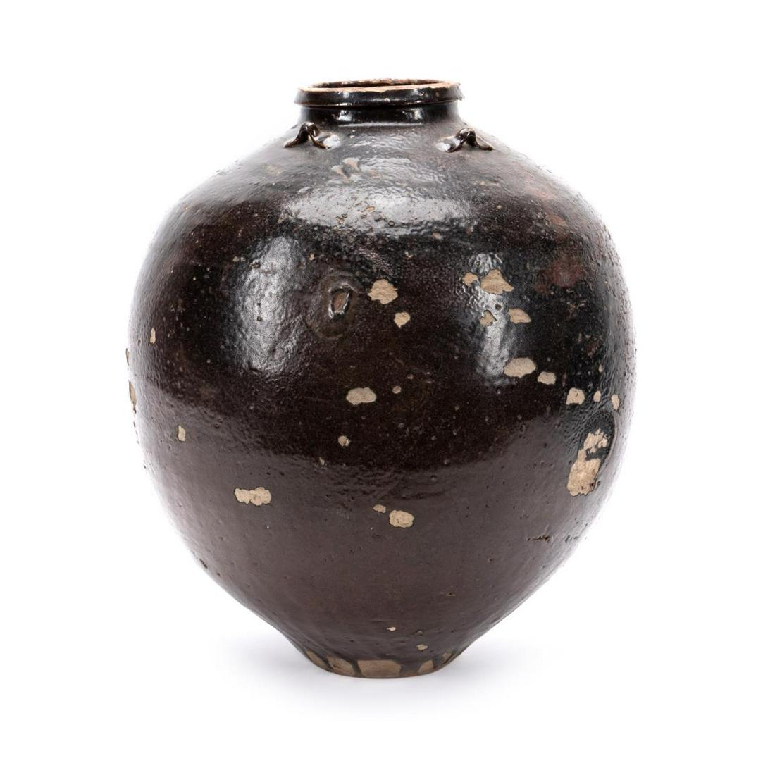 LARGE BROWN GLAZED POTTERY JAR WITH LUG HANDLES (1 of 9)