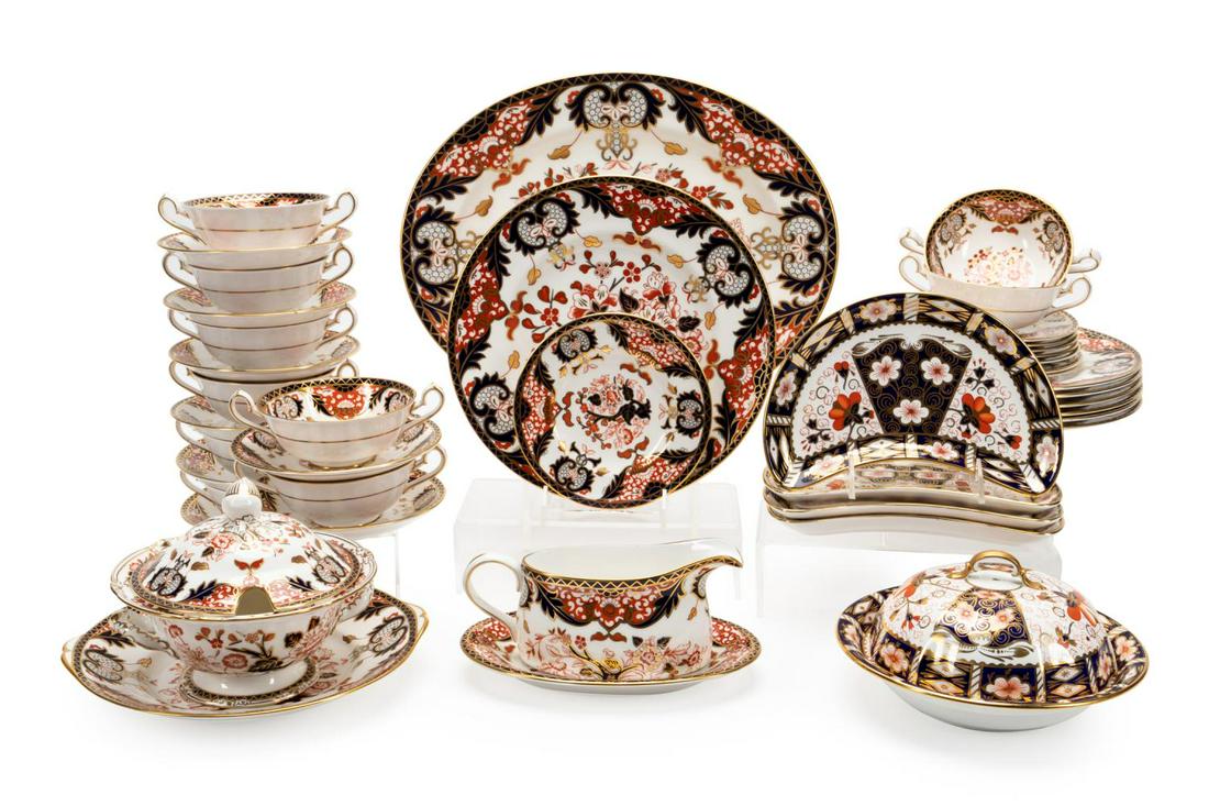 ROYAL CROWN DERBY MIXED IMARI DINNERWARE, 43PC: Royal Crown Derby, forty-three piece selection of mixed Imari palette bone china dinnerware comprising: in "Kings" (pattern active 1890-1990) seven dinner plates (10.5"), eight bread plates (6.25"), t