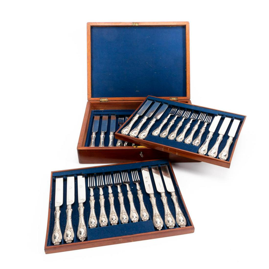 VICTORIAN SILVERPLATE DESSERT SERVICE IN CASE (1 of 9)