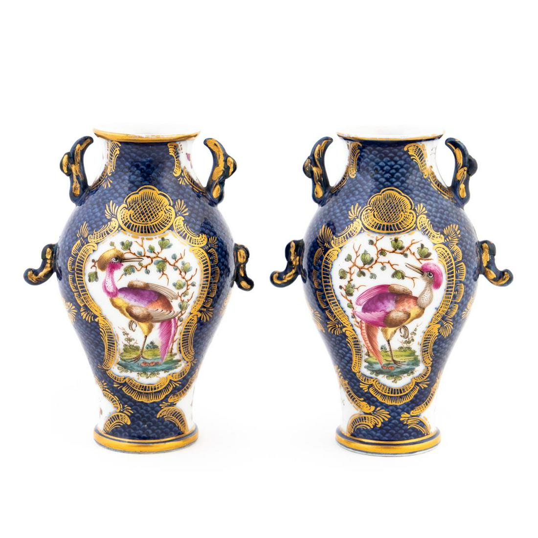 PR. SMALL WORCESTER WALL STYLE BLUE URNS (1 of 6)