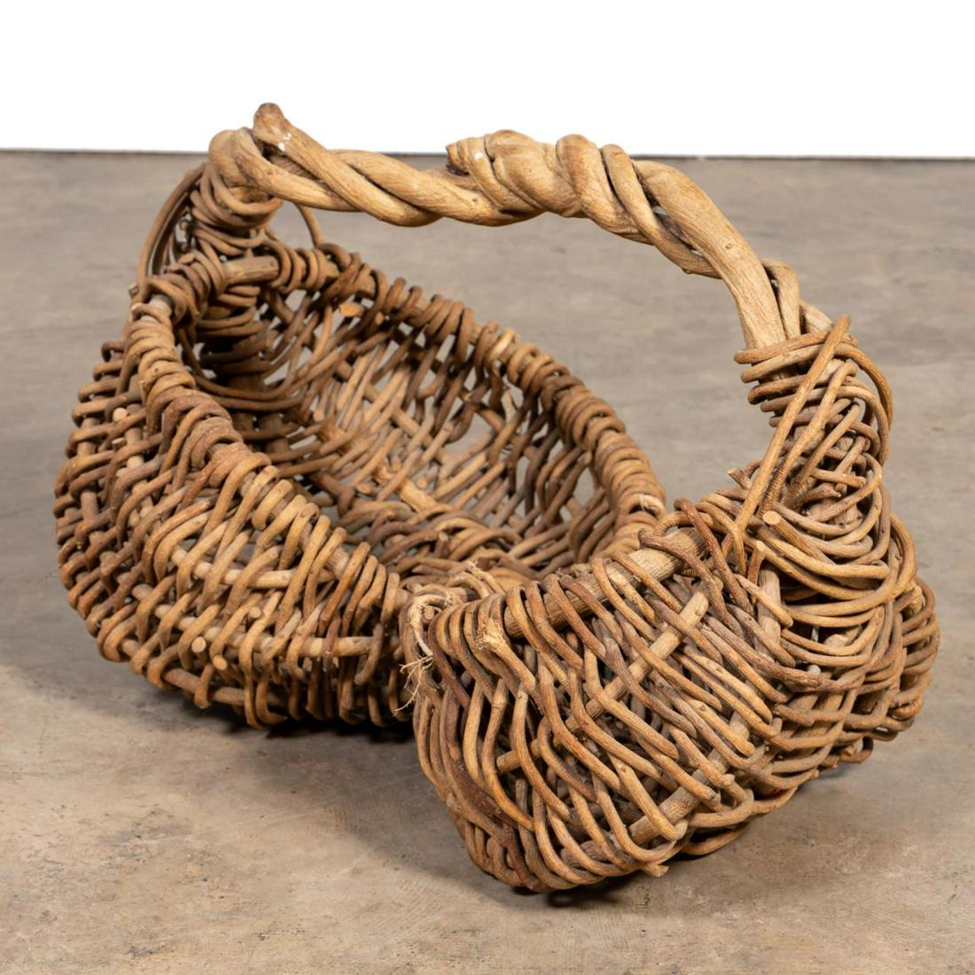 OVERSIZED WOVEN WOODEN TWIG DOUBLE BUTTOCKS BASKET (1 of 7)