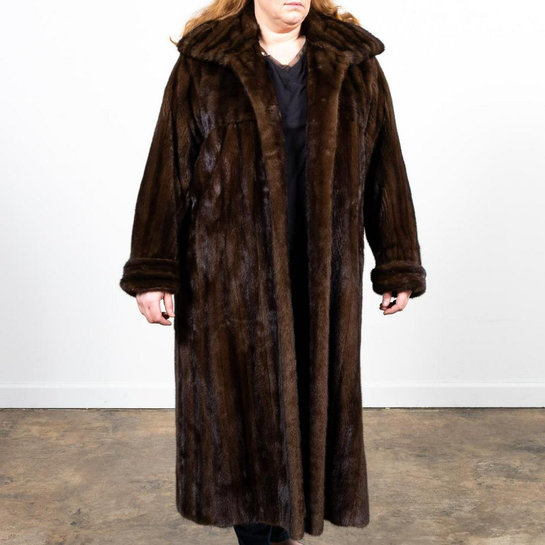 NEIMAN MARCUS LADIES FULL LENGTH MINK FUR COAT (1 of 7)