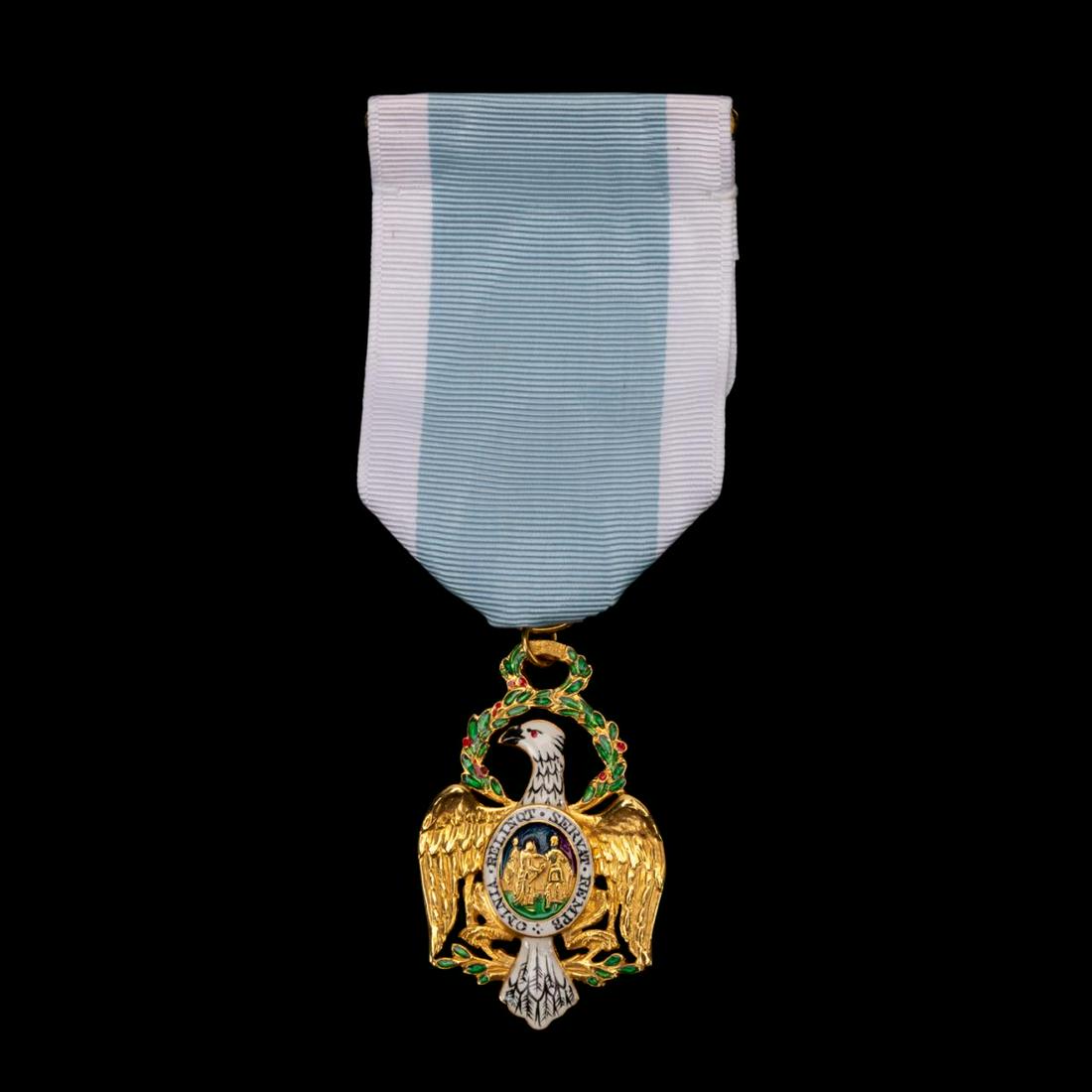 SOCIETY OF CINCINNATI TENCH TILGHMAN INSIGNIA, 18K (1 of 4)