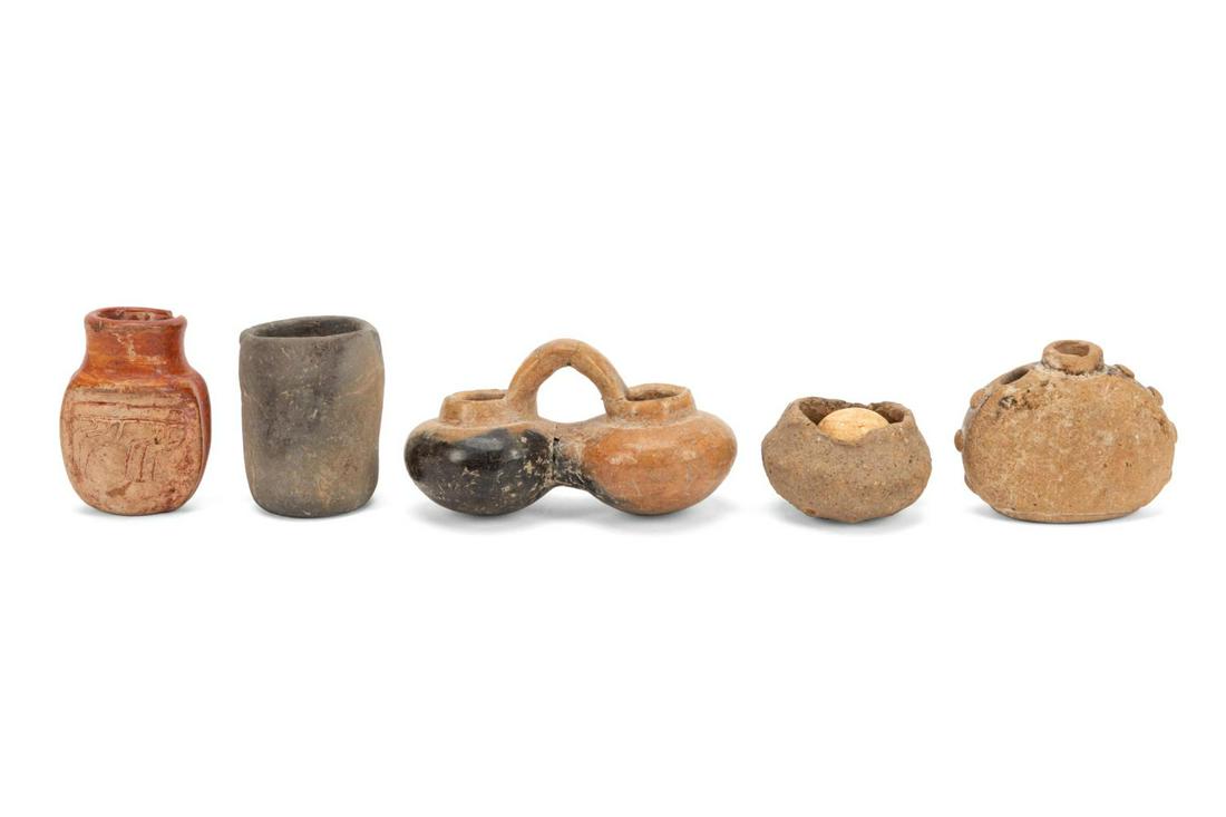 FIVE SOUTH AMERICAN SMALL POTTERY VESSELS (1 of 8)