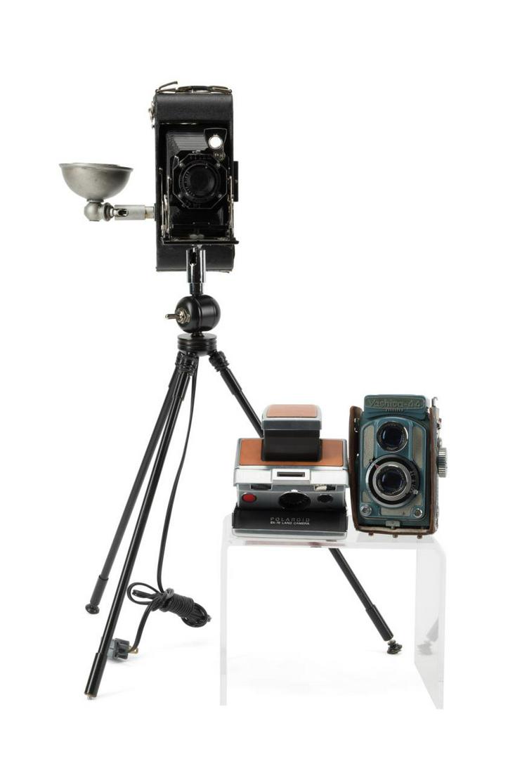 GROUP OF THREE VINTAGE CAMERAS (1 of 20)