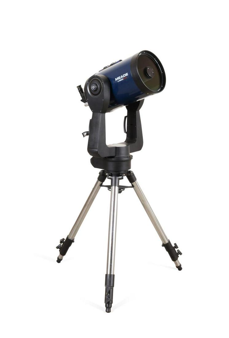 MEADE LX200 10" 2500MM TELESCOPE ON TRIPOD: Meade LX200 10" 2500mm computerized telescope, having GPS, primary mirror lock, SmartDrive, Smart Mount, and a field tripod. Provenance: From the Estate of a North Carolina doctor. Approximate dimensi