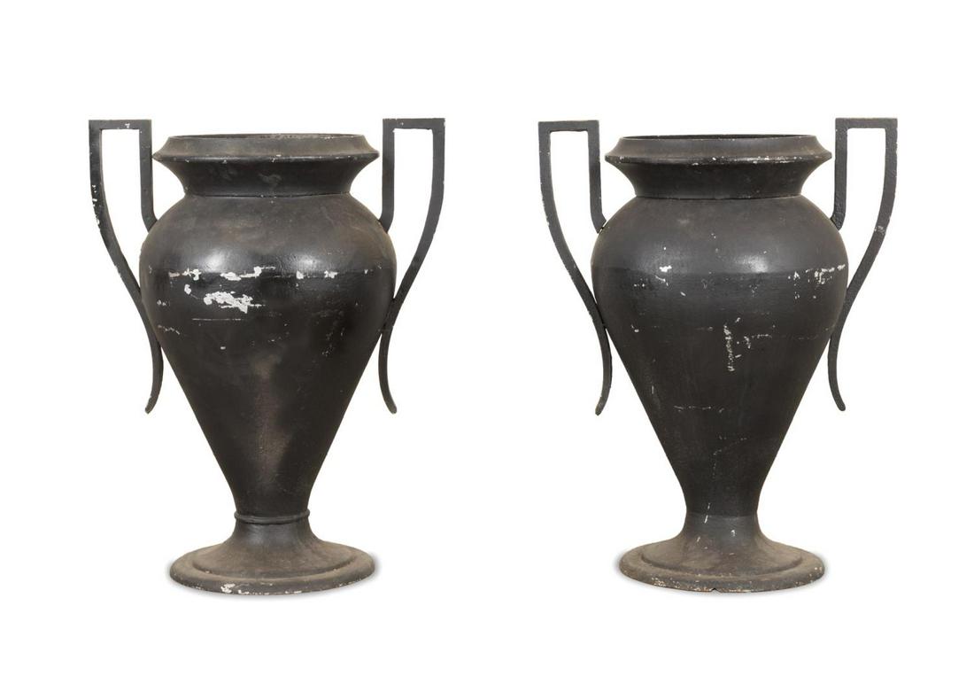 AMERICAN ART DECO CAST IRON BLACK GARDEN URNS: American Art Deco Style of Kramer Bros. black cast iron garden urn with wide square handles, apparently unmarked. Provenance: From the Collection of Bruce Cusmano, Metropolitan Artifacts, Atlanta, Geo