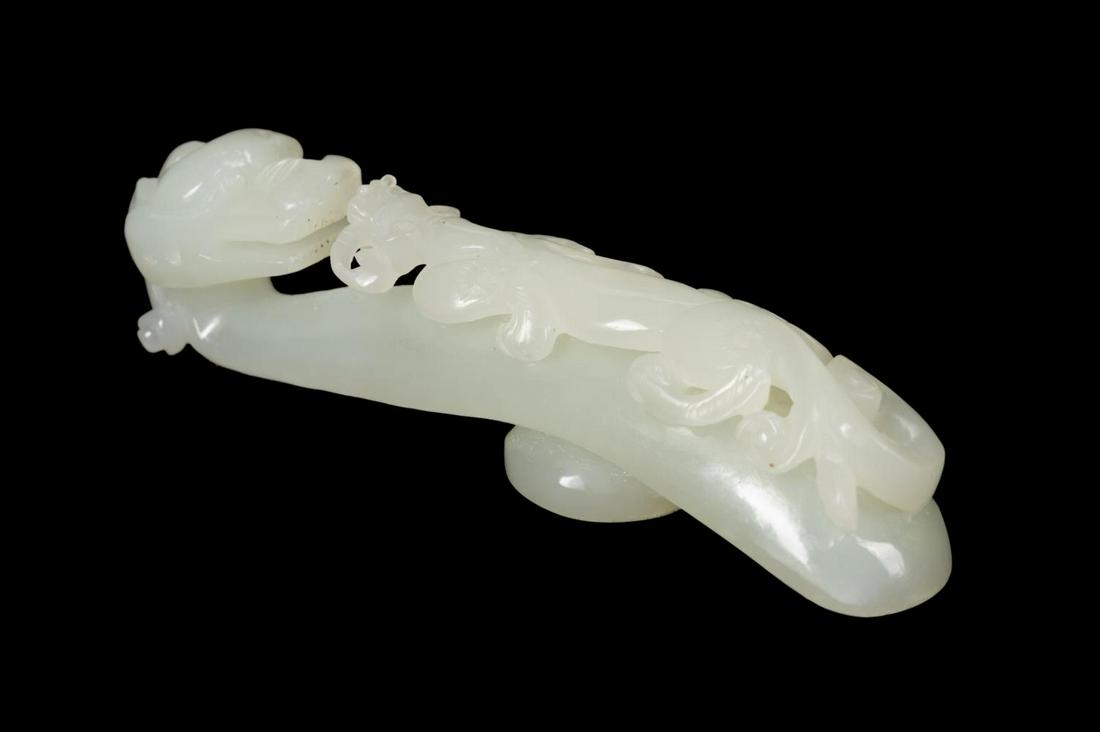 CHINESE CARVED CELADON JADE DRAGON BELT HOOK (1 of 7)