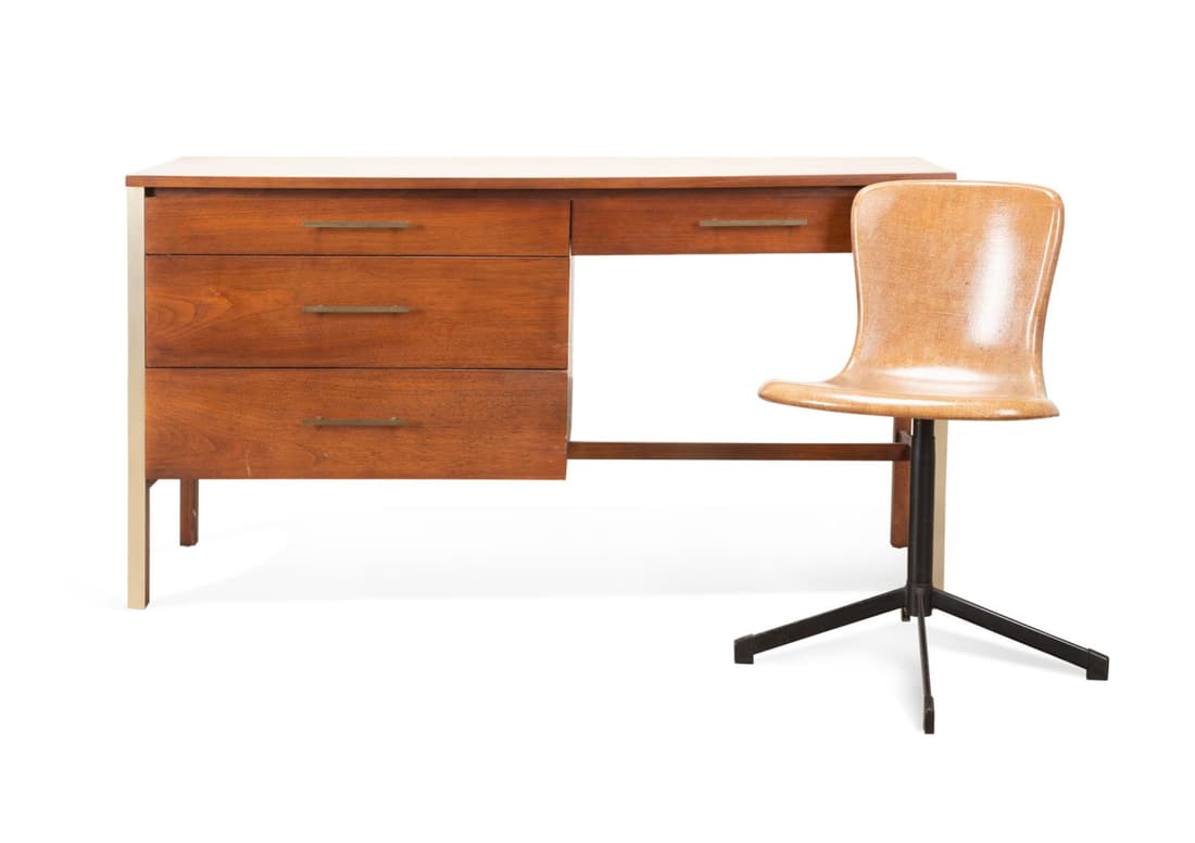 PAUL MCCOBB MCM DESK & COSCO CHAIR: Vintage Paul McCobb for Calvin Group Mid Century modern walnut desk accompanied by a molded "Cosco" side chair, circa 1950, the desk having a rectangular top, four drawers with brass pulls, and alumin