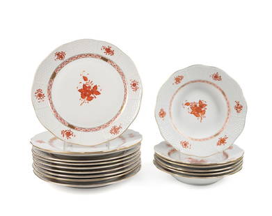 16PCS HEREND 'CHINESE BOUQUET' PLATES & BOWLS: Sixteen piece set of Herend (Hungarian 1826), 'Chinese Bouquet' or 'Apponyi' rust (pattern introduced 1930),, dinnerware comprising, nine dinner plates (524; 10"), one dinner plate (1524; 10.25"),