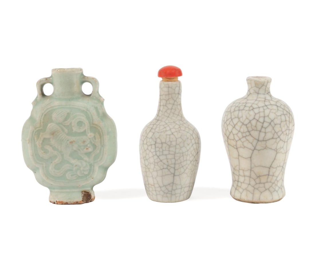 3 CHINESE POTTERY SNUFF BOTTLES, INCLD. CELADON (1 of 6)