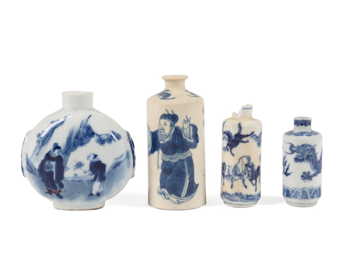 FOUR CHINESE BLUE & WHITE SNUFF BOTTLES (1 of 6)
