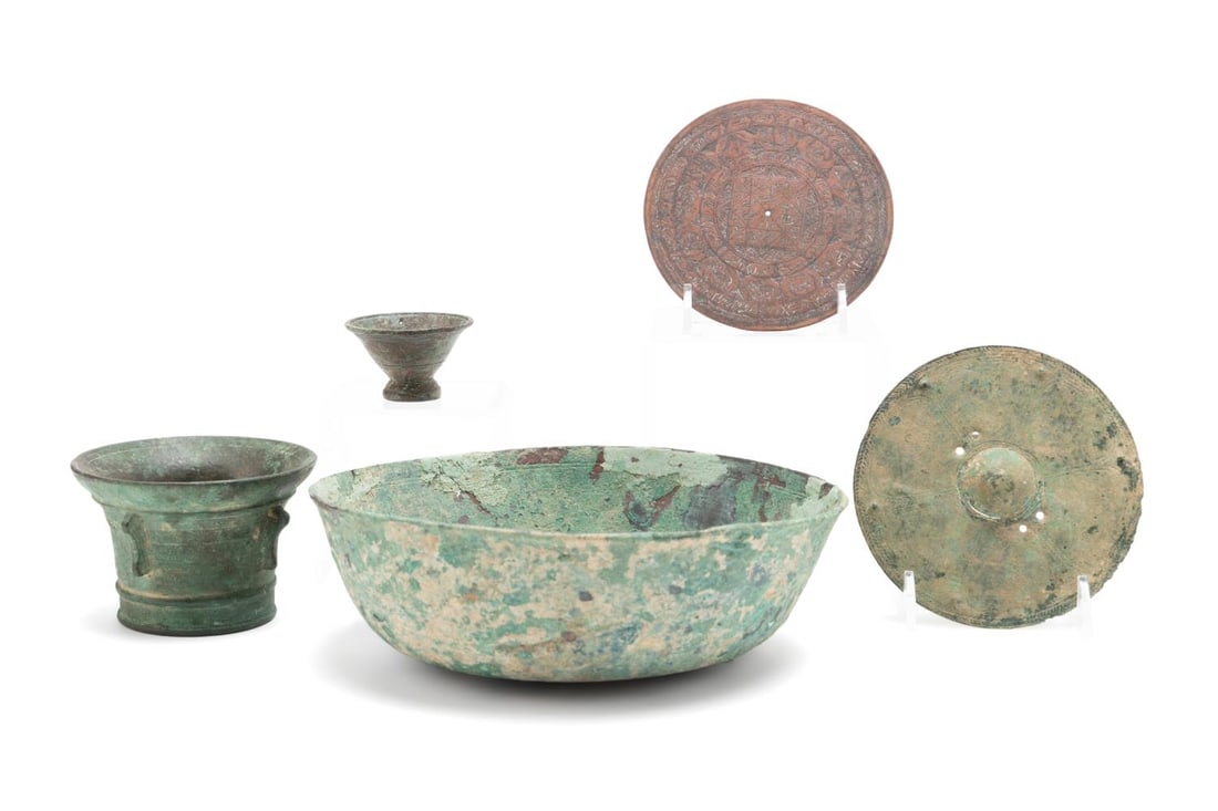 FIVE CHINESE ARCHAISTIC METAL VESSELS (1 of 8)