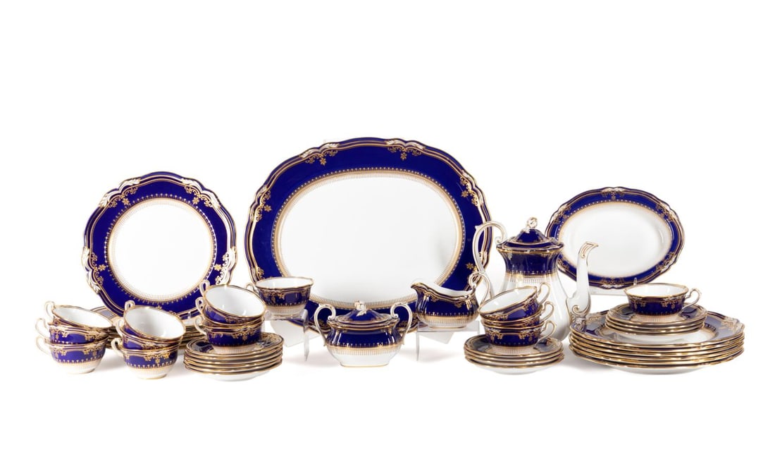 46PCS SPODE 'LANCASTER' GILT COBALT DINNERWARE (1 of 8)