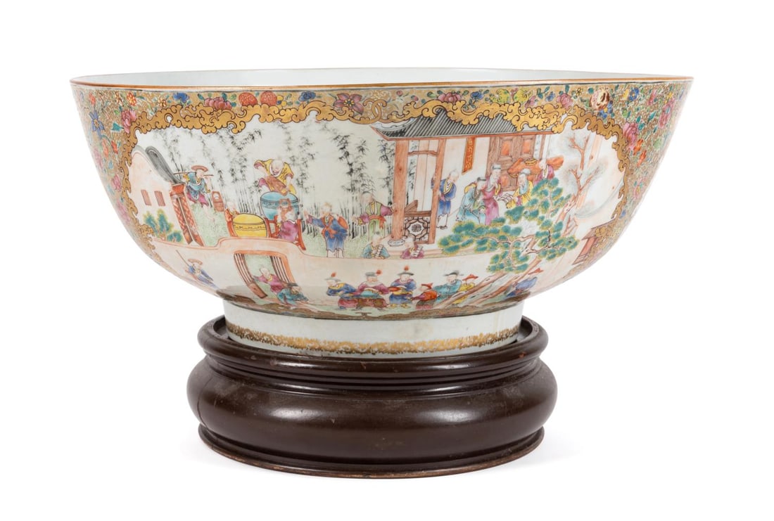18TH C. CHINESE EXPORT FAMILLE MANDARIN PUNCH BOWL (1 of 10)