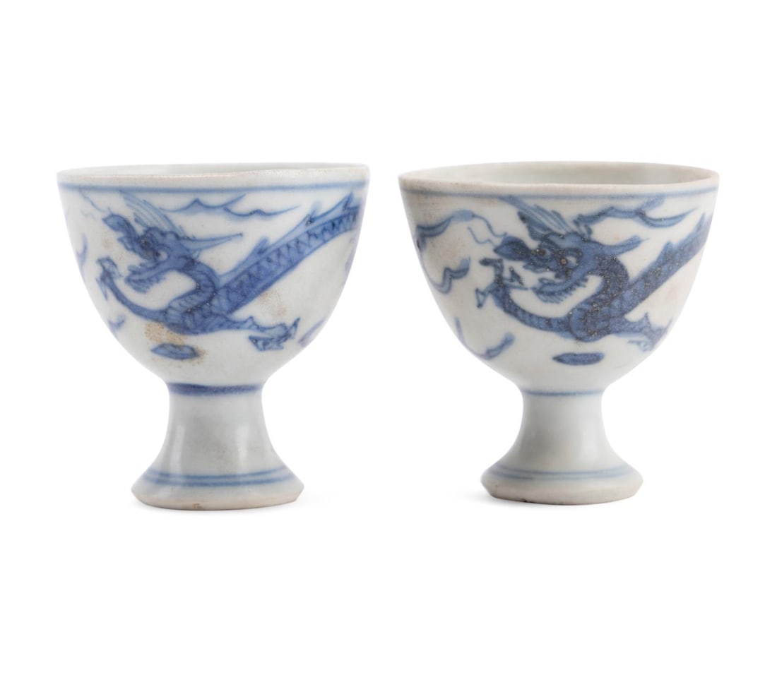 PAIR CHINESE BLUE & WHITE HATCHER CARGO STEM CUPS (1 of 7)