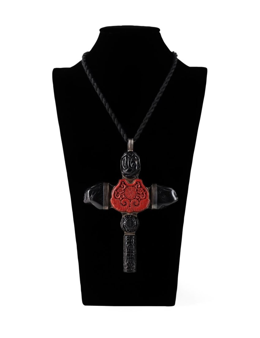 R. COLLINS STONE, LACQUER & STERLING CROSS PENDANT (1 of 7)