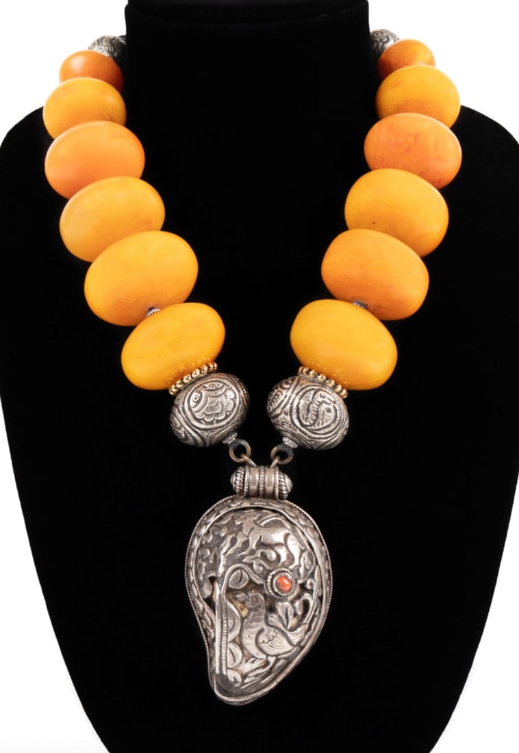 MASHA ARCHER ORANGE BEAD & SILVER NECKLACE (1 of 8)