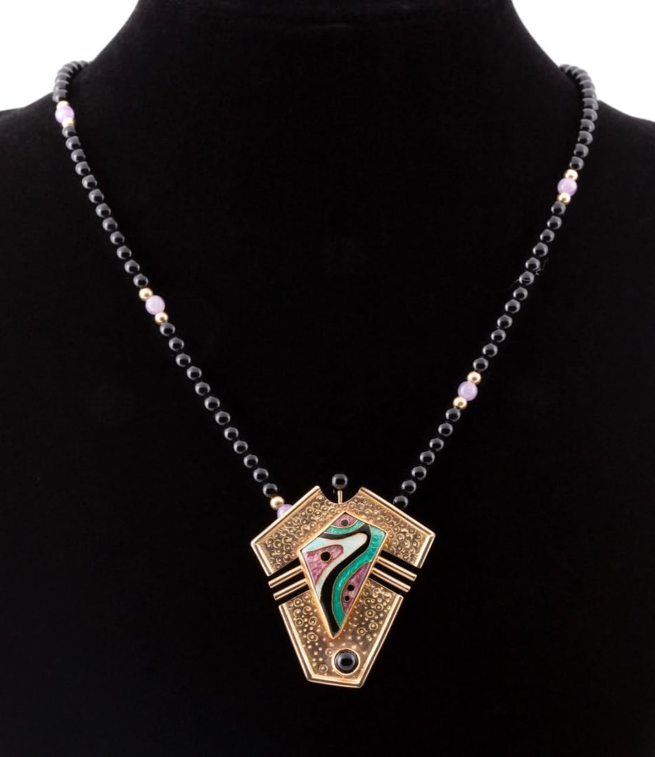 CELIANE & RONALD DUNETZ GOLD & ENAMEL NECKLACE: Celiane (American b. 1947), and Ronald Dunetz (American b. 1950), art jewelry 14K, 18K, and 22K with hand done cloisonne enamel pendant necklace, pendant of kite form, with apple green, cream, black a