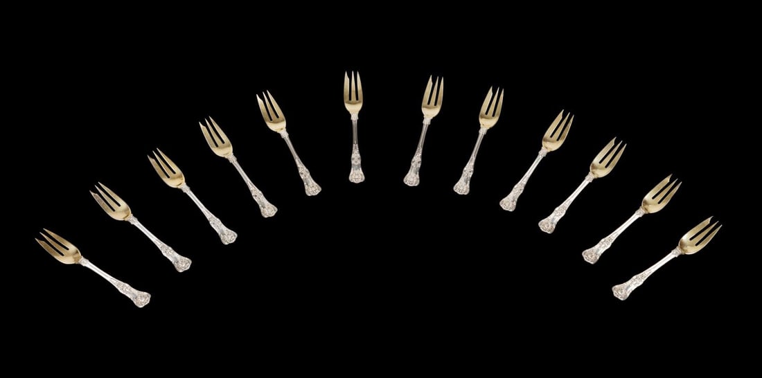 12 TIFFANY & CO ENGLISH KING PATTERN PIE FORKS (1 of 8)