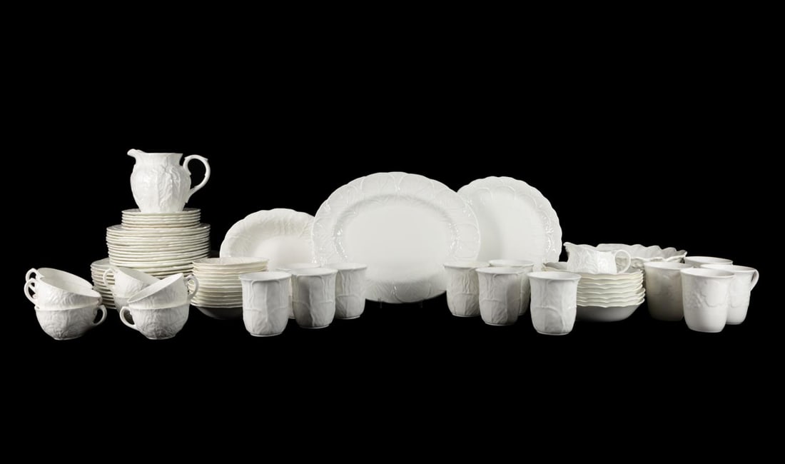 76PCS COALPORT & WEDGWOOD ‘COUNTRYWARE’ DINNERWARE: 76 piece assembled set of Coalport and Wedgwood mainly 'Countryware’ pattern (active 1970 - 2006), bone china dinnerware comprising, 11 Coalport dinner plates (10"), 12 Coalport salad plates (8"), 6