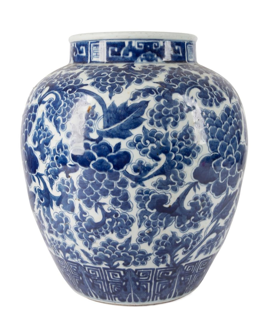 LARGE CHINESE BLUE & WHITE PEONY URN (1 of 7)