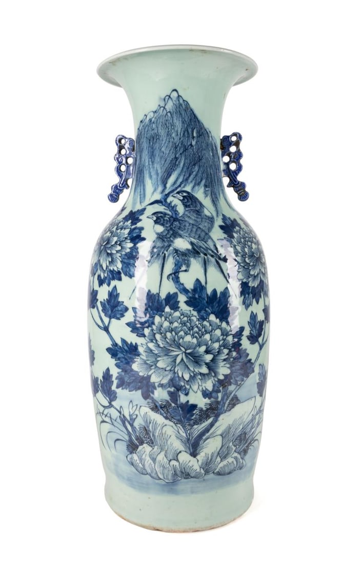 LARGE CHINESE BLUE & WHITE CELADON VASE (1 of 6)