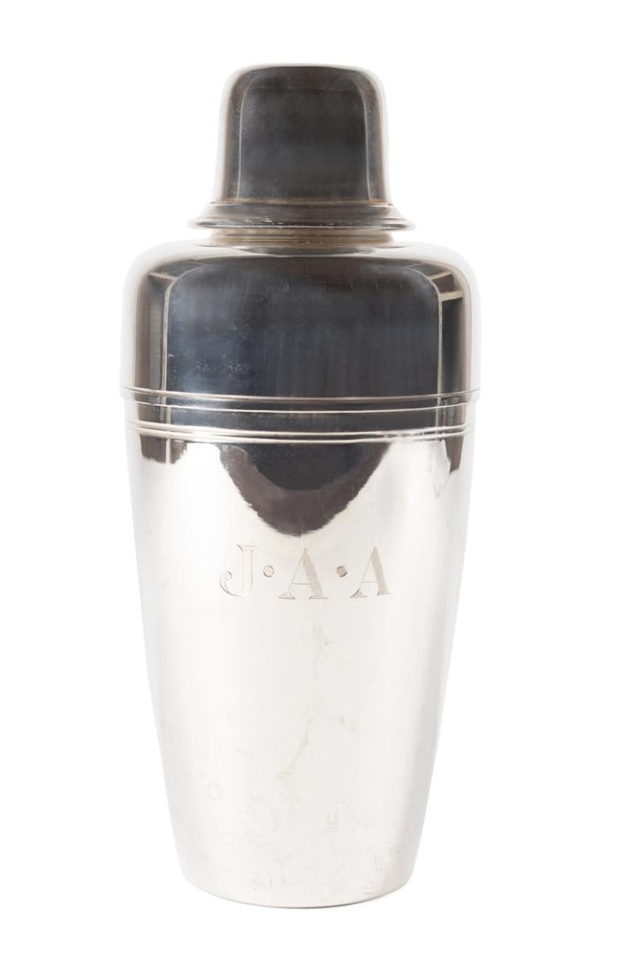 TIFFANY & CO. STERLING SILVER COCKTAIL SHAKER (1 of 6)