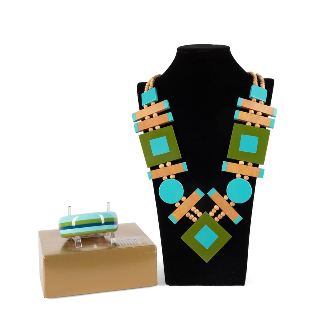 2PC SET WOOD & COLOR BLOCK RESIN JEWELRY, GUMPS: Two piece set of geometric color block resin and wood jewelry retailed by Gumps. Comprising a bangle bracelet with stripes of olive green, marine blue, and cobalt, lined in light wood. Together with a