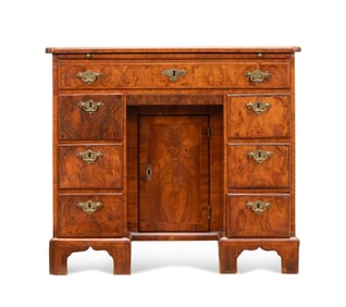 ENGLISH GEORGIAN STYLE BURL WALNUT KNEEHOLE DESK