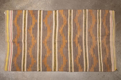 NAVAJO HAND WOVEN CHINLE RUG MULTICOLORED