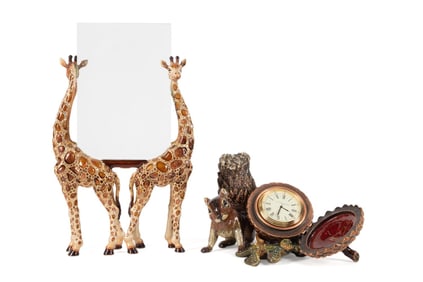 2PCS JAY STRONGWATER GIRAFFE FRAME, SQUIRREL CLOCK