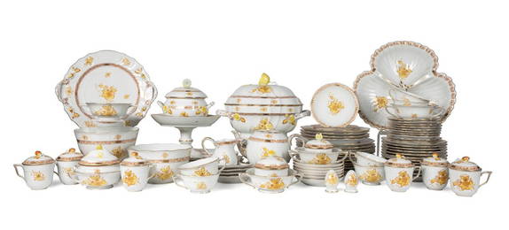 92PC HEREND 'CHINESE BOUQUET YELLOW' DINNERWARE