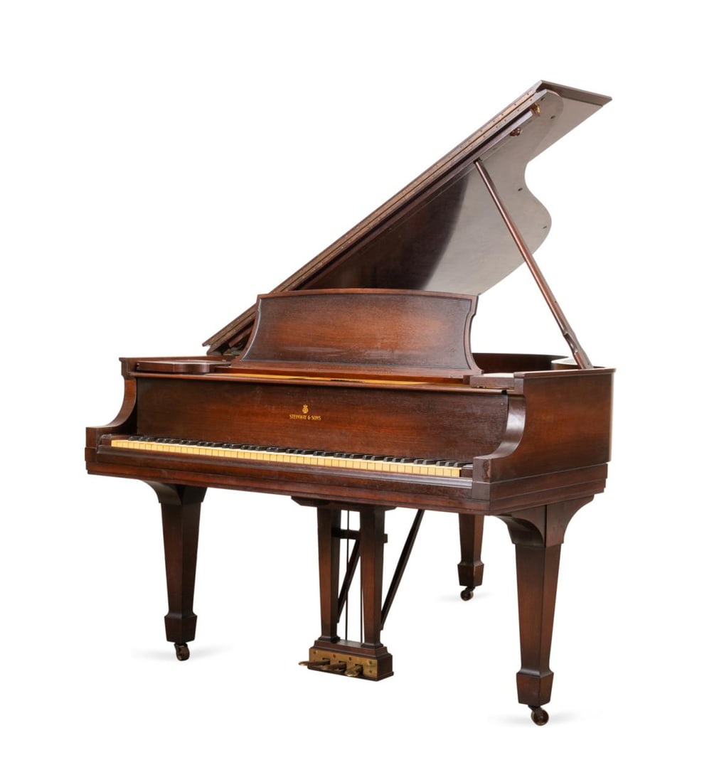 STEINWAY MAHOGANY BABY GRAND PIANO, C. 1931 (1 of 16)