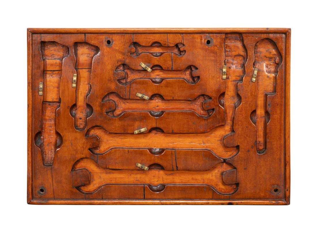 CARVED WOOD TRAVELING WORKMAN'S WRENCH CASE (1 of 3)