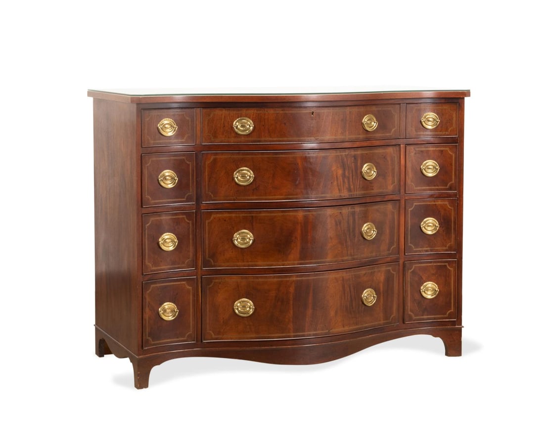 BAKER GEORGIAN STYLE MAHOGANY CHEST OF DRAWERS (1 of 8)