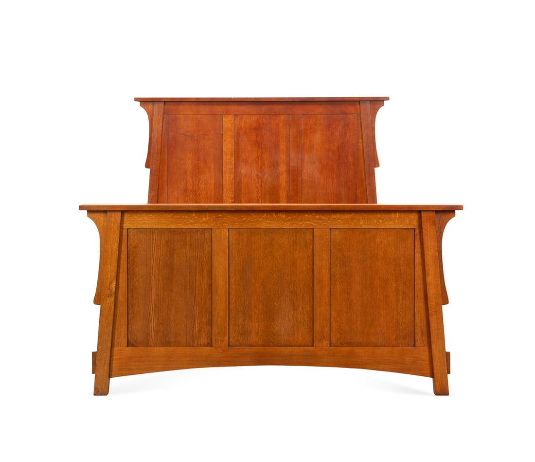 ARTS & CRAFTS STYLE PANELED OAK QUEEN BED (1 of 4)