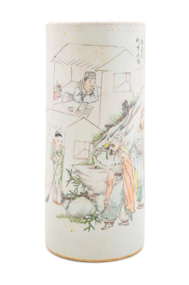 CHINESE FIGURAL MOTIF PORCELAIN HAT STAND (1 of 8)
